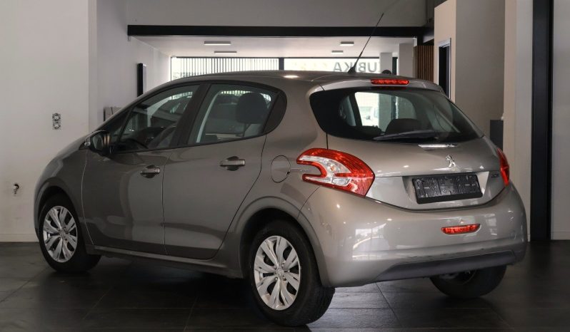 
								Peugeot 208 1.4 hdi completo									