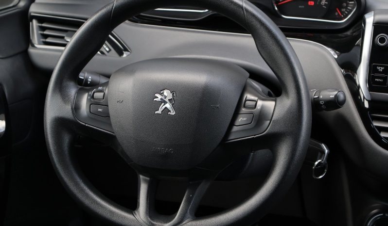 
								Peugeot 208 1.4 hdi completo									