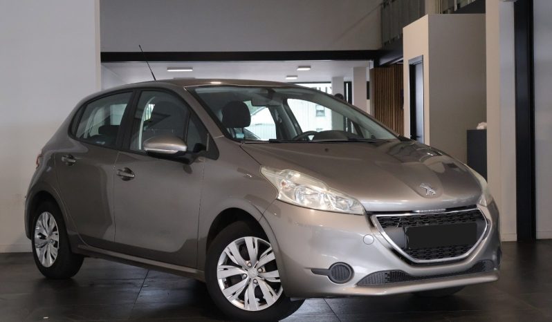 
								Peugeot 208 1.4 hdi completo									