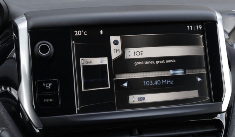 
								Peugeot 208 1.4 hdi completo									