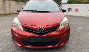 
									TOYOTA YARIS 1.0 VVTI completo								