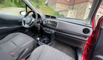 
									TOYOTA YARIS 1.0 VVTI completo								