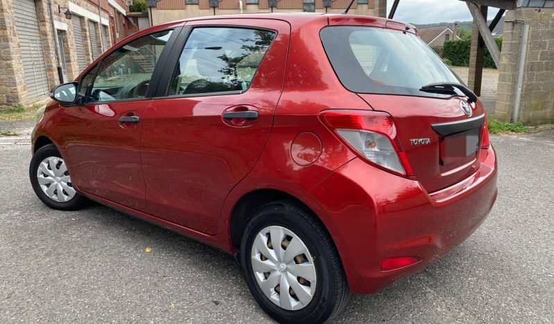 
								TOYOTA YARIS 1.0 VVTI completo									