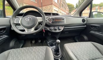 
									TOYOTA YARIS 1.0 VVTI completo								