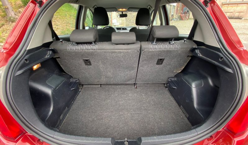 
								TOYOTA YARIS 1.0 VVTI completo									