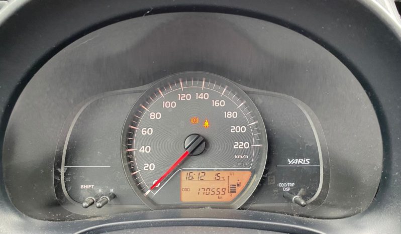 
								TOYOTA YARIS 1.0 VVTI completo									