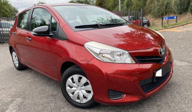 
								TOYOTA YARIS 1.0 VVTI completo									